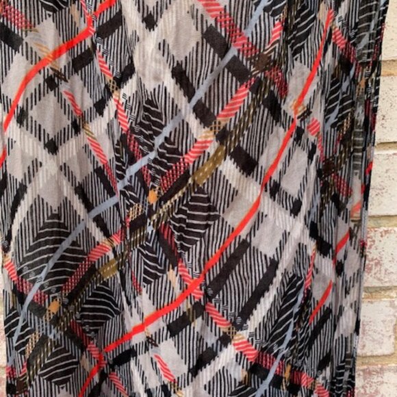 VERA BRADLEY Soft Fringe Sofia Plaid Scarf - Picture 5 of 7